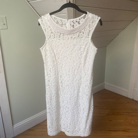 Studio One Dresses & Skirts - Beautiful Lace Studio One Dress with Pearl Accents Womens 6